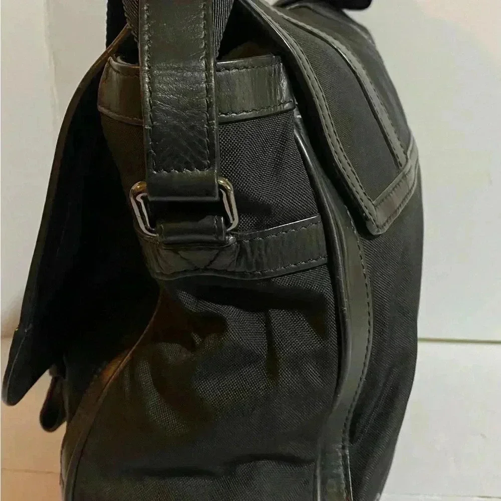 Burberry  Unsex nylon leather trimmed messenger bag